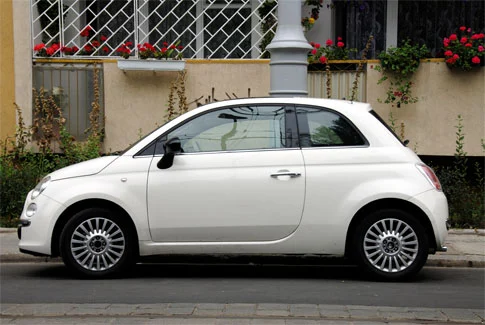 weißer Fiat 500 – Beispiel für Gebrauchtwagenankauf Flörsheim am Main